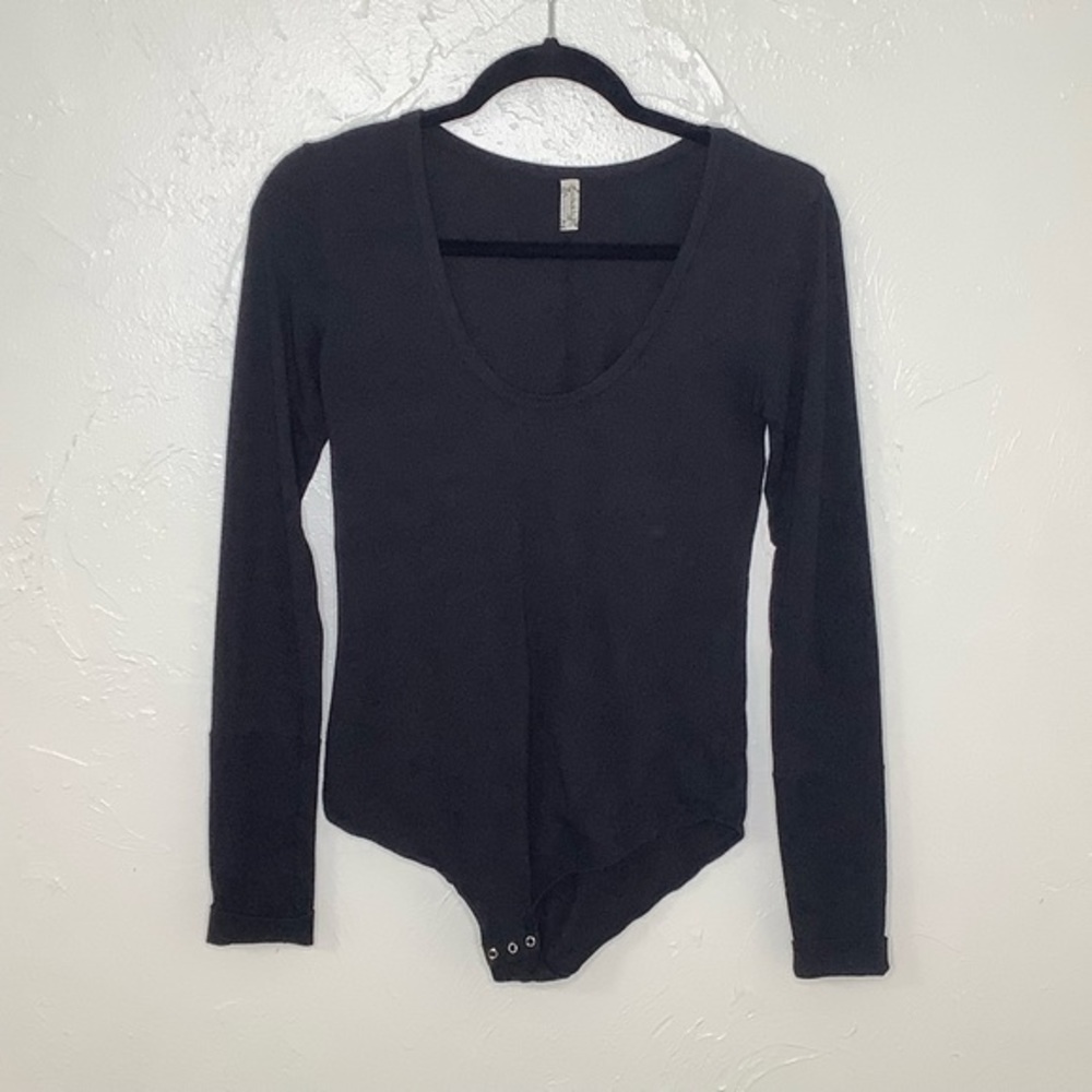 Free People black long sleeves v neck bodysuit size small